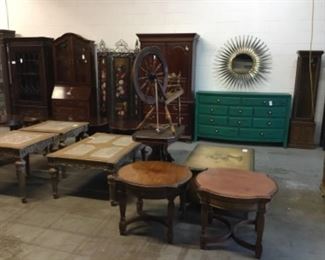 Assorted furniture 
