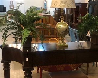 Home decor, plants and hall table/server, lamp