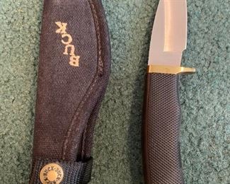 Buck Hunting Knife With Gutting Hook