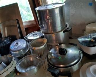 Big cooking pots stew pots fryers 