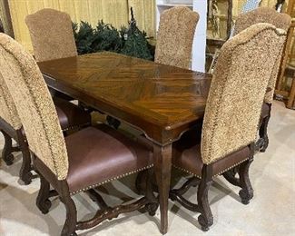 Dining table w/6 chairs 
