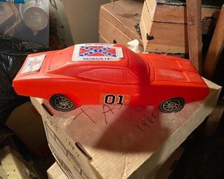 I can't see the General Lee without hearing Waylon's voice in the background saying "Man, I'll tell you, the day they passed out good luck, old Bo and Luke must've been fishing".