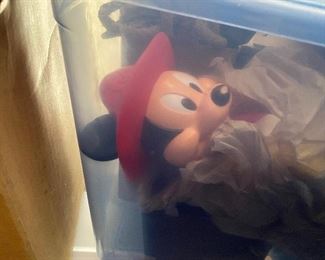 Mickey is starting to freak out from the limited supply of oxygen in that tub.