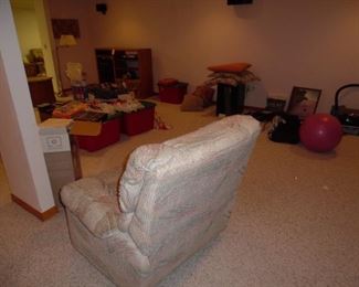 Recliner that is super comfy and lots of decorative items too