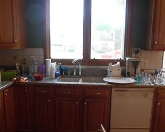 More kitchen items, everything must go