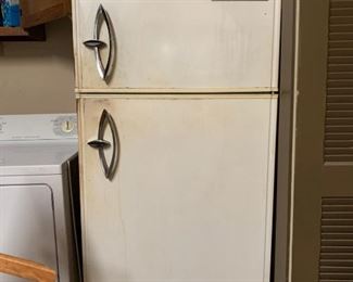 1950's Norge Refrigerator--It Works!!