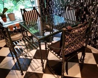 Table Heavy Iron (excellent quality) 4 Chairs included