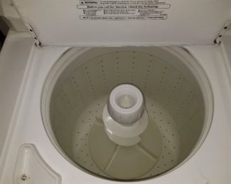 Washing machine (Good shape and clean)