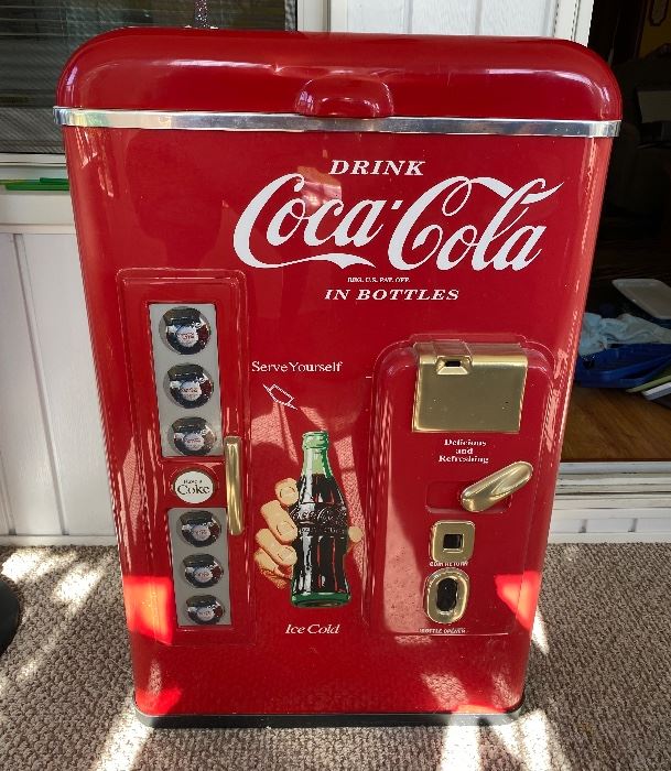 Replica, plastic cooler (1999)