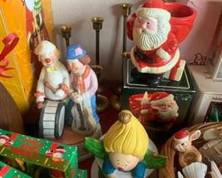 Lots of fun Christmas decoration pieces 