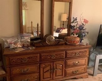 Double
Mirror dresser
