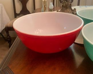Pyrex colored bowls