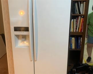 Maytag
Refrigerator 