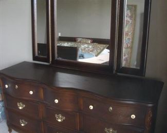 Amish made dresser with serpentine front