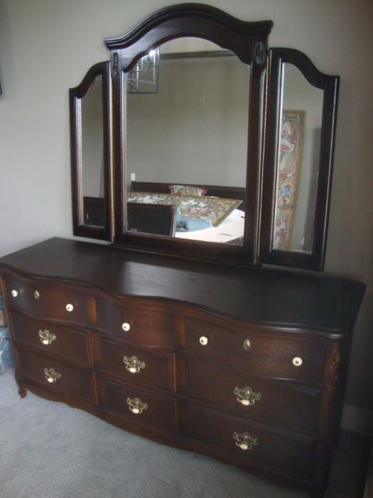 Amish made dresser with serpentine front