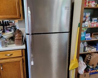 Stainless Steel Frigidaire Refrigerator.
Super Clean!