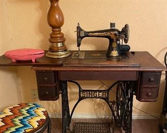 Singer sewing machine table 