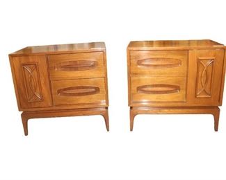 Fine Mid Century Pair of Night Stands - Atomic