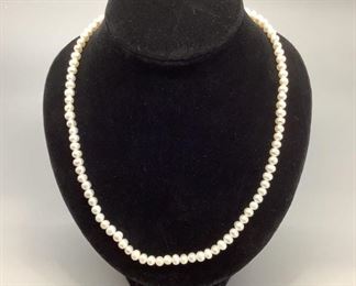 Freshwater Pearl Necklace 16"