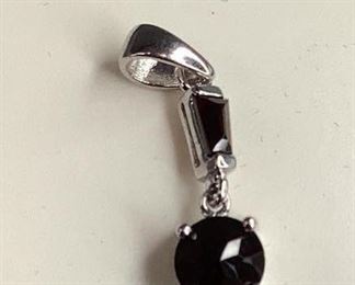 Silver Black Onyx Pendant, 0.9gtw