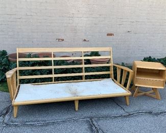 Heywood Wakefield w sculptura night stand