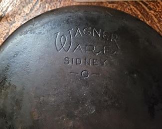 Old Wagnerware  Sidney cast iron dutch oven