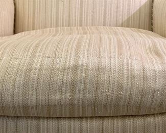 please note the pilling 