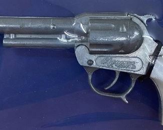 Cheyenne 6 Shooter Cap Gun