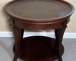 OVAL WOOD SIDE TABLE | Hooker Furniture round side table / lamp stand with cherry finish and lower shelf; h. 24 x 24 x 27-1/2 in.