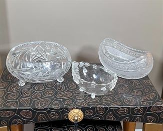 (3pc) CRYSTAL GLASS BOWLS | Decorative crystal glass bowls; largest 10 in.