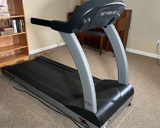 TRUE TREADMILL | True Treadmill Model No. TPS300-4; tested and runs!