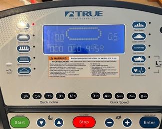 TRUE TREADMILL | True Treadmill Model No. TPS300-4; tested and runs!
