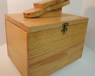 219 Vtg Oak Shoe Shine Kit