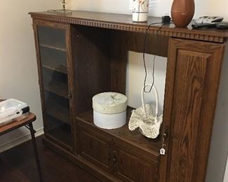 Entertainment center