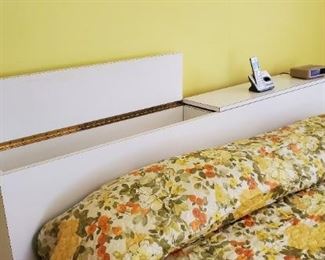 Kingsize headboard with storage