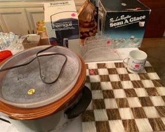 Crock pot, marble tray