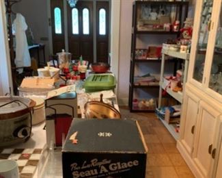 Ice bucket, thermos, serving dishes