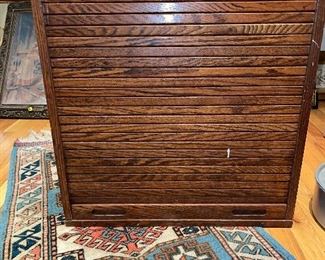 Vintage STANLEY oak roll top tool chest with tools.