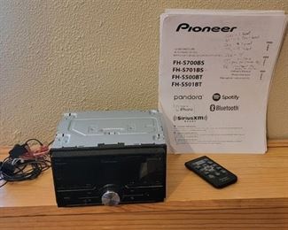 Pioneer FHS-701BS Car 2 - DIN CD Receiver with Pioneer ARC App Compatibility