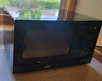 Rival Microwave - Model KOR-9G3A - 18.5" X 15" X 11" - We Found Glass Plate for Inside After Picturing