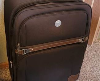 31" Chaps Suitcase ~ Extension Zipper is Disconnected