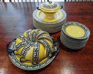 Royal Worchester china 35 pieces