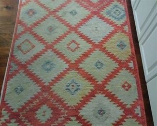 Area rug 46 x 65 in