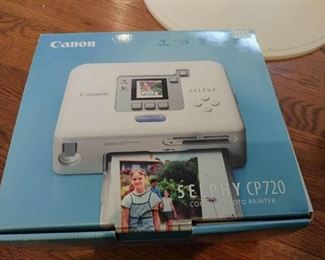 Canon Selphy CP720 compact photo printer never used