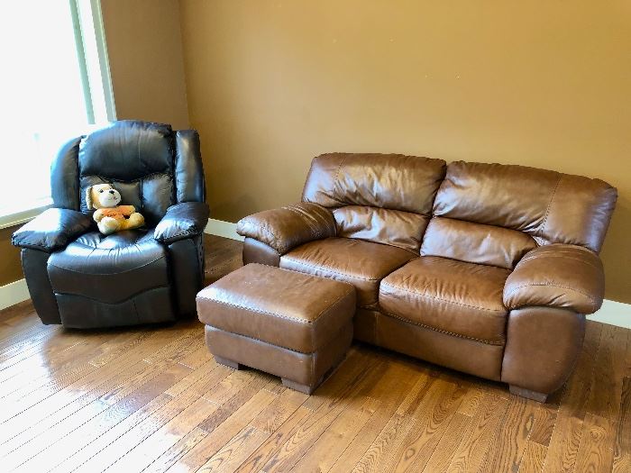 Nice love seat and recliner!