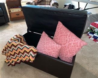 Storage chest/coffee table