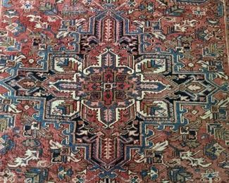 Center medallion of the dining room rug - SO nice!