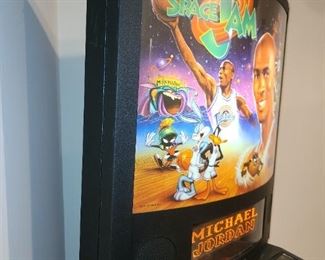 Space Jam Pinball Machine (1996) Manufactured By Sega Pinball, Inc. In BEAUTIFUL, working condition!