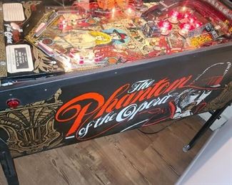 The Phantom Of The Opera Pinball Machine (1990) Manufactured By Data East. In BEAUTIFUL, working condition!