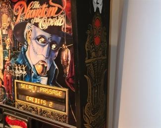 The Phantom Of The Opera Pinball Machine (1990) Manufactured By Data East. In BEAUTIFUL, working condition!